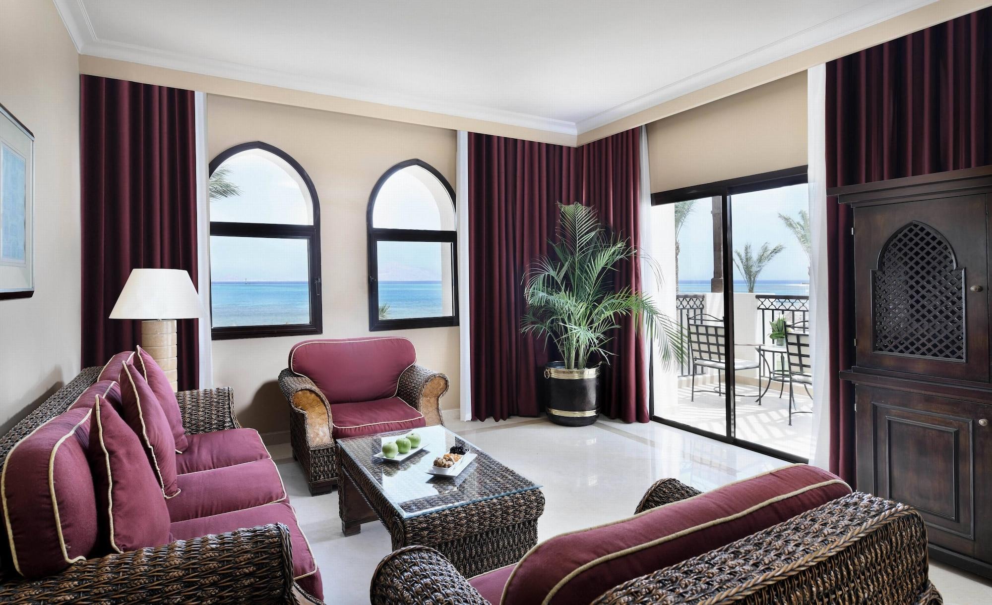 แจซ เบลเวเดเร รีสอร์ต Hotel ชาร์มเอลชีค ภายนอก รูปภาพ A living room with a view of the sea